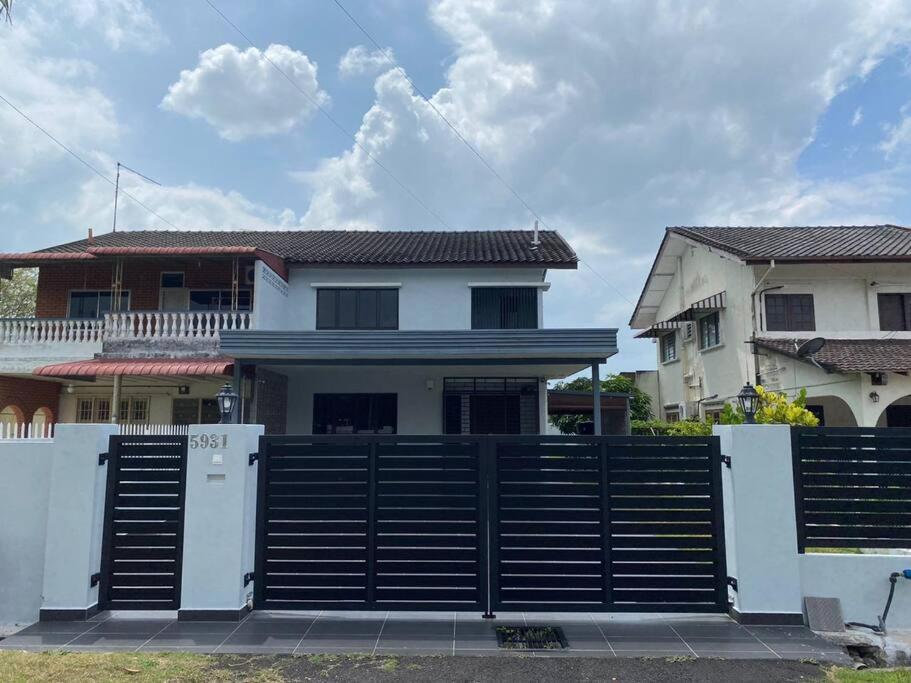 Klebang Modern Classic Chill House Melaka By I Housing Villa Ngoại thất bức ảnh